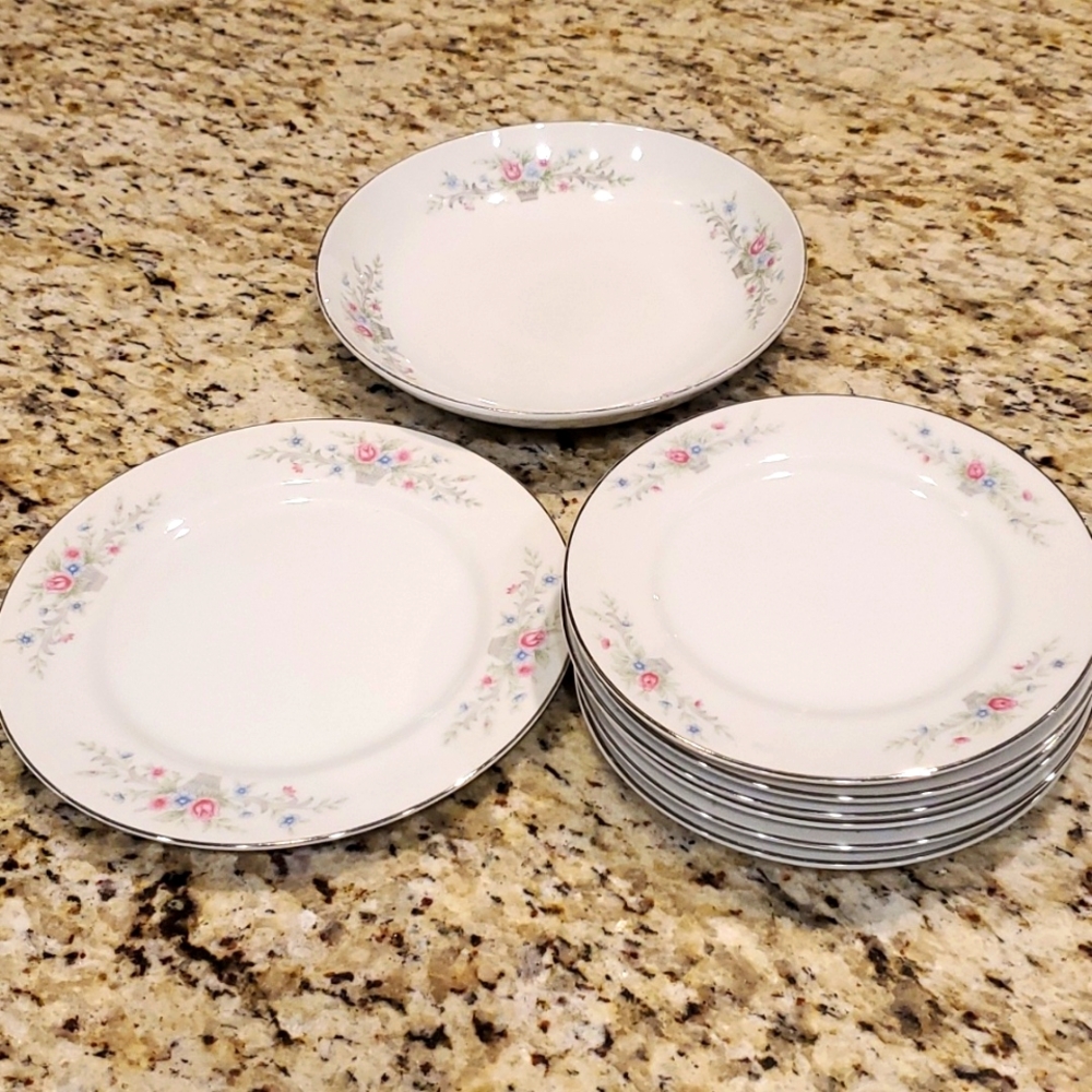 8 Piece Set  Florenteen Fine China Japan Fantasia